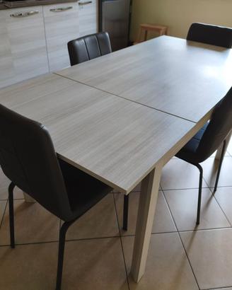 Tavolo a pranzo allungabile+6 sedie