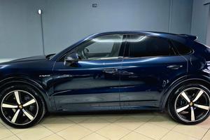 PORSCHE CAYENNE COUPE FACELIFT 3.0 E-HYBRID 470cv