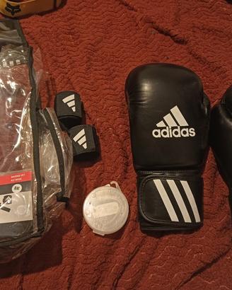 guantoni da boxe 8 once con paradenti e fasce
