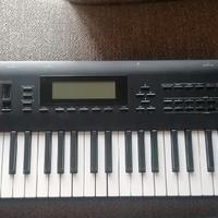 ROLAND D 70