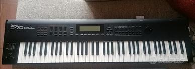 ROLAND D 70