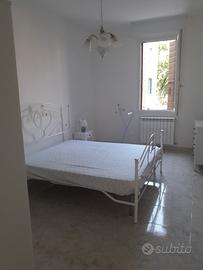 Letto matrimoniale in ferro battuto lavorato