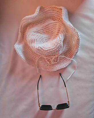 cappello e occhiali da sole neri