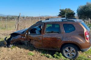 DUSTER 1.6 GPL 110 CV LAUREATE 2015 INCIDENTATA