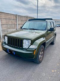Jeep liberty 3.7 v6 manuale