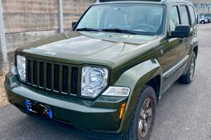 Jeep liberty 3.7 v6 manuale