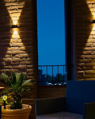 2 faretti a luce solare