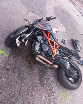 ricambi ktm 1290 super duke r 1.0  2016