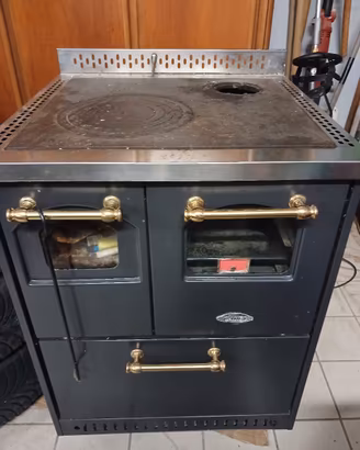 Stufa a legna per cucina Cadel