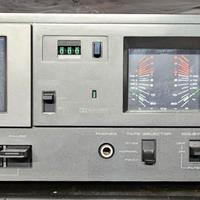 Registratore a cassette AKAI CS-M01 vintage con VU