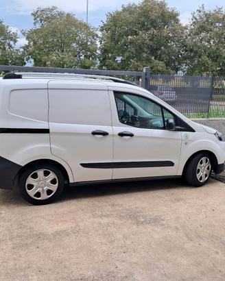 FORD  TRANSIT COURIER 100 HP