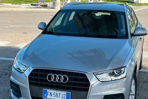 Audi Q3 2.0 TDI 120 CV Business