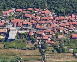 Posto auto in strada per Longera