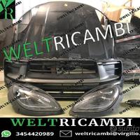 Ricambi pari al nuovo porsche macan 2023