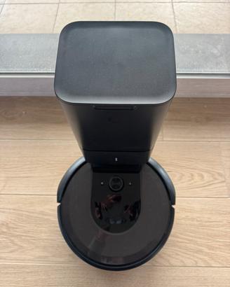 Robot aspirapolvere iRobot Roomba i7 + base