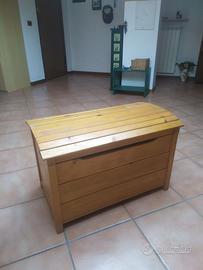 Cassapanca in legno