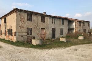 Fabbricato a Prà d'Este