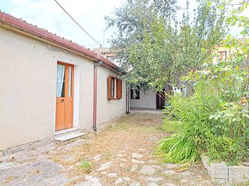 Casa indipendente con cortile