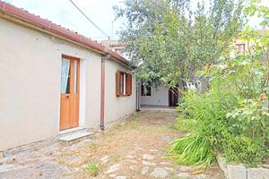 Casa indipendente con cortile