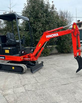E222 Mini escavatore allargabile 17 q HINOWA