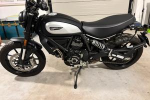 Ducati Scrambler Icon Dark