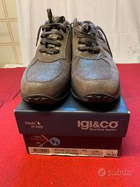 SCARPE DONNA N.40-SCAMOSCIATE-LAMINATE ARGENTO