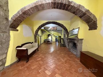 CASA INDIPENDENTE A MONTEFIASCONE