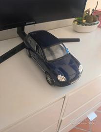 Auto giocattolo