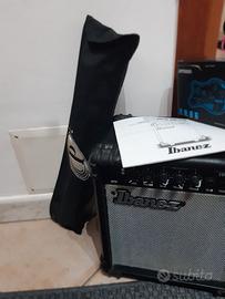 Amplificatore ibanez e leggio