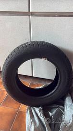 Treno Gomme Invernali Uniroyal