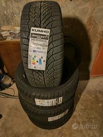 Pneumatici invernali Kumho 245/45 R18 . NUOVI!!!!!