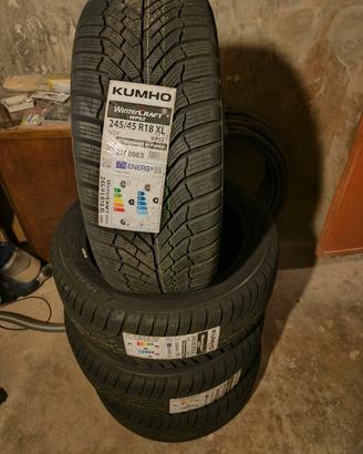 Pneumatici invernali Kumho 245/45 R18 . NUOVI!!!!!