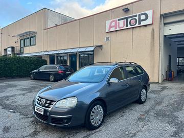 VOLKSWAGEN Golf Var. 1.6 Comfortline