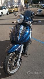Beverly 250