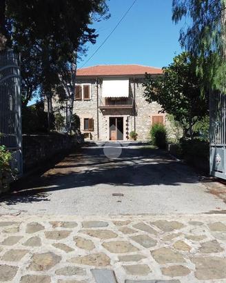 3 LOCALI A CASTELLABATE