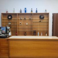 Bancone, scaffali e mensole