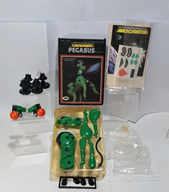 Mego Micronauti Pegasus Karza Robot Oberon Emperor