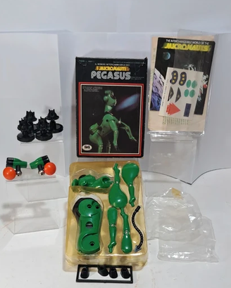 Mego Micronauti Pegasus Karza Robot Oberon Emperor