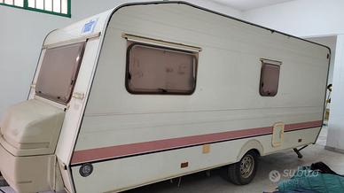 Caravan/Roulotte Roller