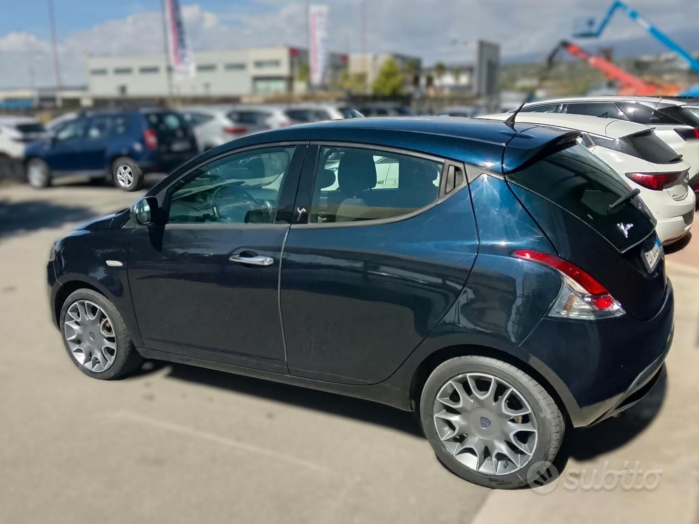Lancia Ypsilon 2012 photo 2