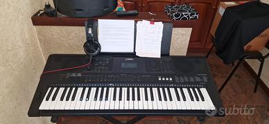 Tastiera "Yamaha Psr E453"