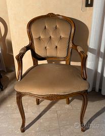 Poltroncina in legno imbottita
