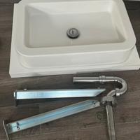 Lavabo con rubinetteria Oioli completo