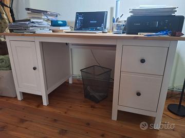 Scrivania Ikea in legno di Pino