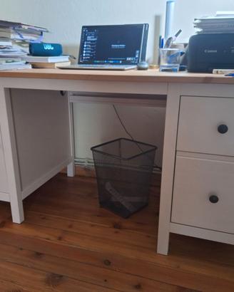 Scrivania Ikea in legno di Pino
