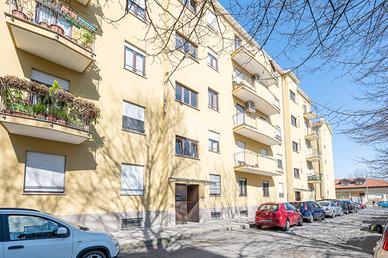 4 LOCALI A VENARIA REALE