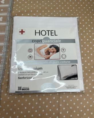 Coppia federe hotel cotone antiacaro con zip