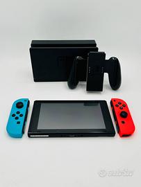 Nintendo Switch – Completa di Scatola e Accessori