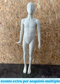 Manichini bambino intero con base in vetro