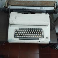 macchina da scrivere Olivetti